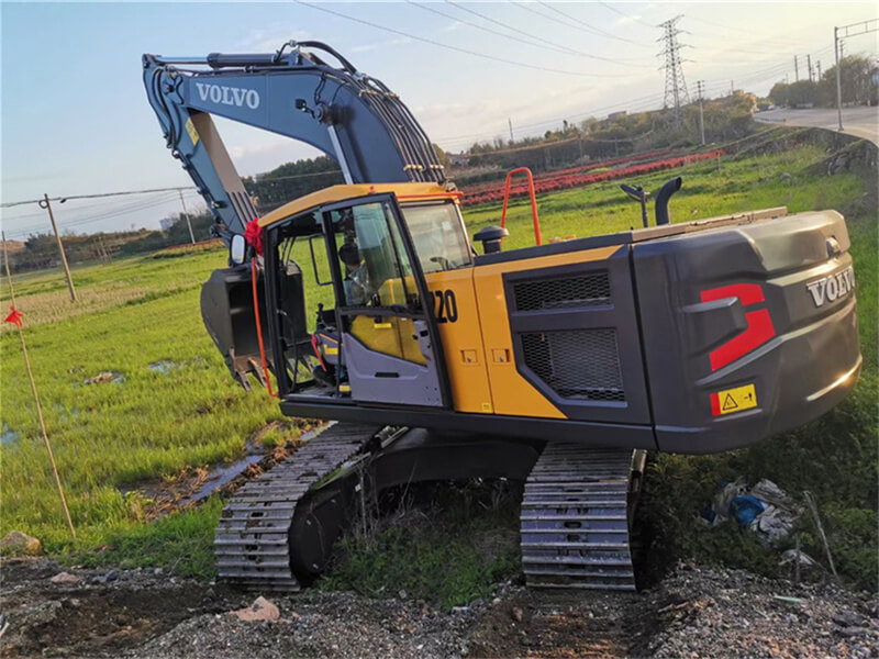 出租220型挖掘机