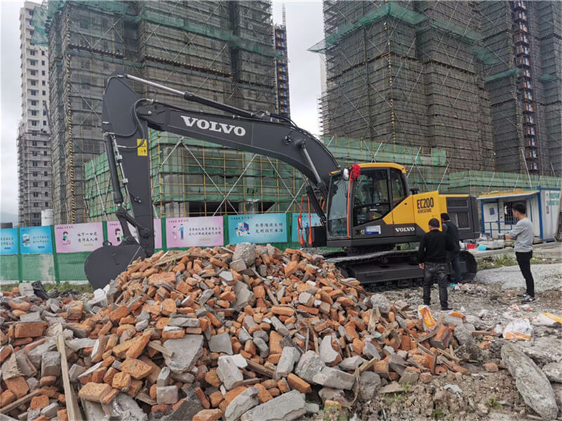 出租沃尔沃200中型挖机