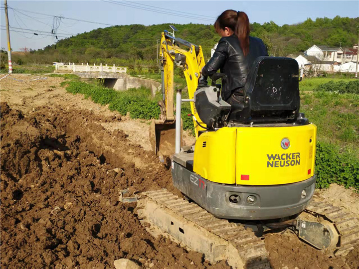 吴江小挖机租赁公司